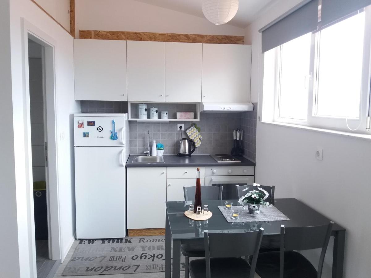 Apartman Luka Kaštela Eksteriør bilde