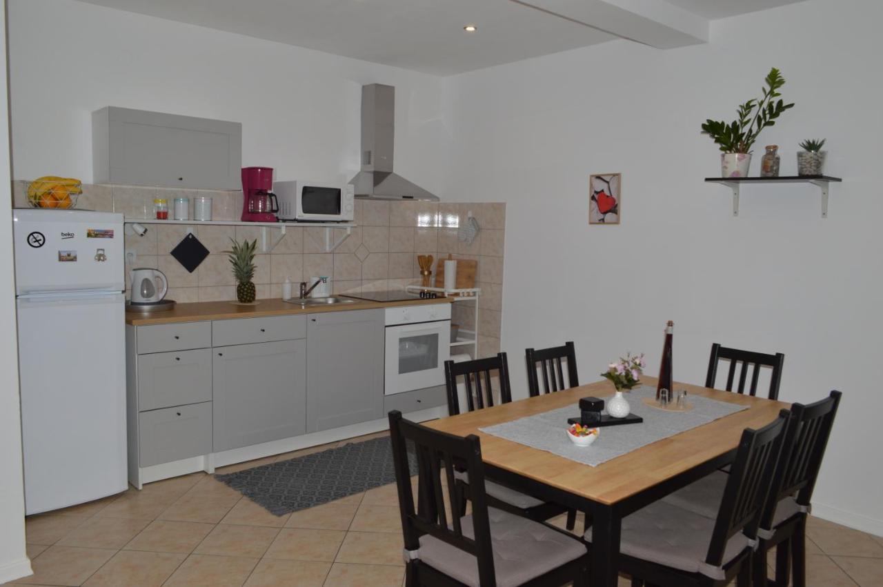 Apartman Luka Kaštela Eksteriør bilde